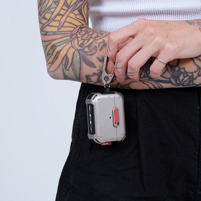 Skinarma日本潮牌  AirPods Pro 2 Mecha 未來元素耳機保護套