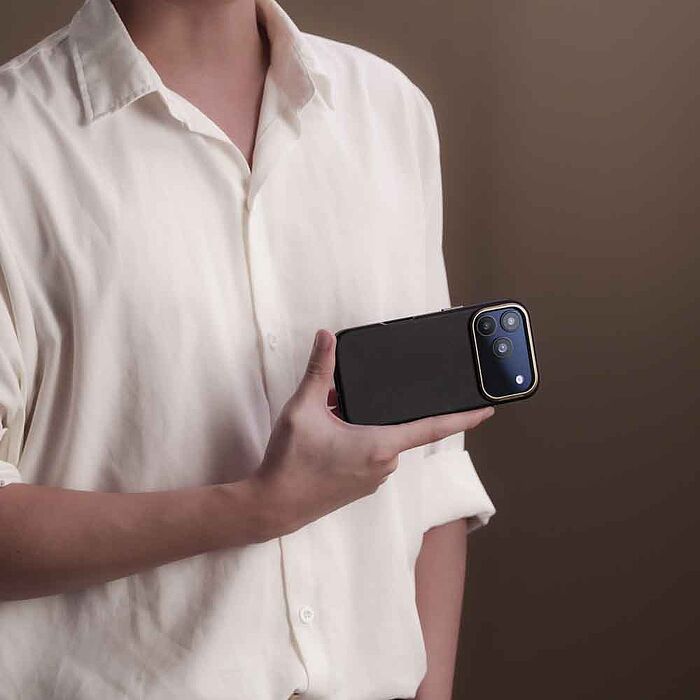 UNIQ  iPhone 17系列 Lyden Magclick 耐刮皮革磁吸保護殼