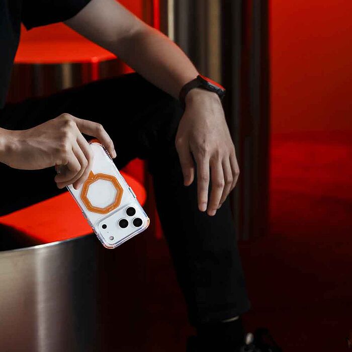 SKINARMA 日本東京 Magma 質感金屬磁吸防摔手機殼 附掛繩環 iPhone 17 Pro / Pro Max