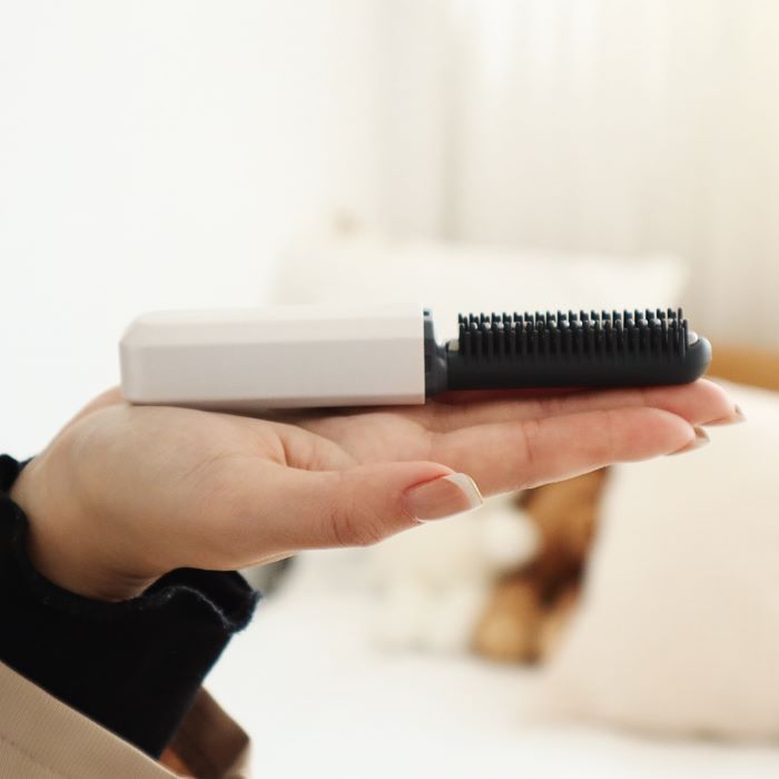 日本KOIZUMI小泉成器 mini瀏海梳 KHR-G420(白/粉任選)