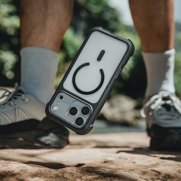 MEGEASY iPhone 18 Odyssey Strap M 超軍規防摔掛繩手機殼（iPhone 18 Pro/Pro Max）
