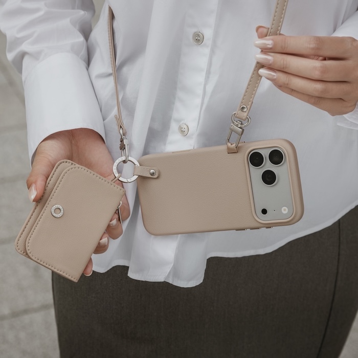 MAGEASY iPhone 18 Pouch M 錢包磁吸掛繩手機殼（iPhone 18 Pro/Pro Max）