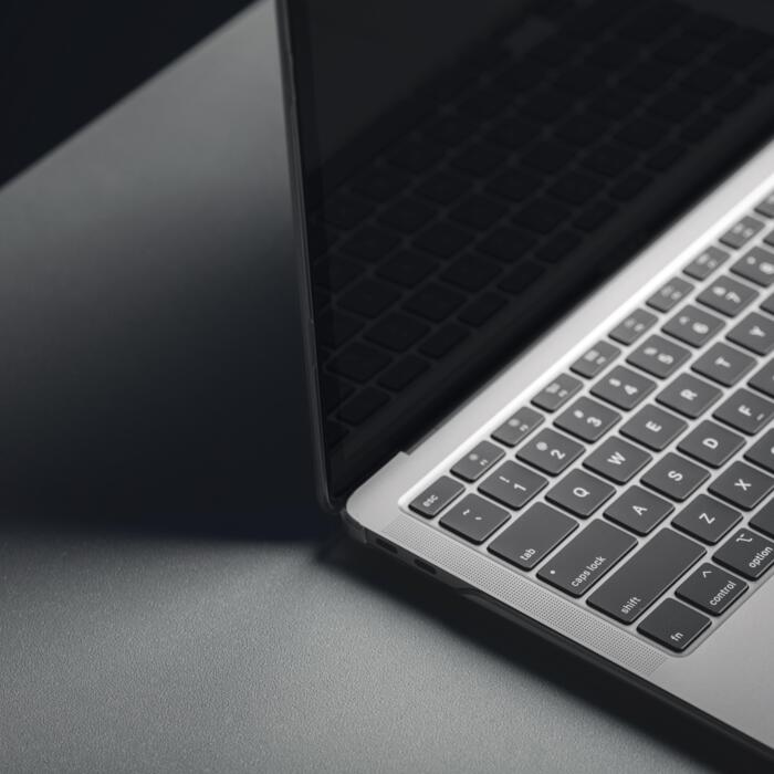 Moshi iVisor XT 無氣泡易安裝亮面螢幕保護貼 For MacBook Pro (14", M1, 2021)-黑