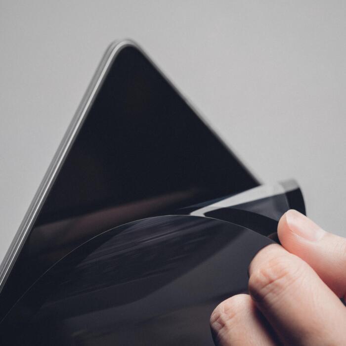 Moshi iVisor XT 無氣泡易安裝亮面螢幕保護貼 For MacBook Pro (16", M1, 2021)-黑